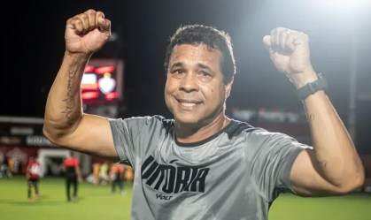 Após vencer o Atlético-MG, Vitória efetiva Rodrigo Chagas como treinador