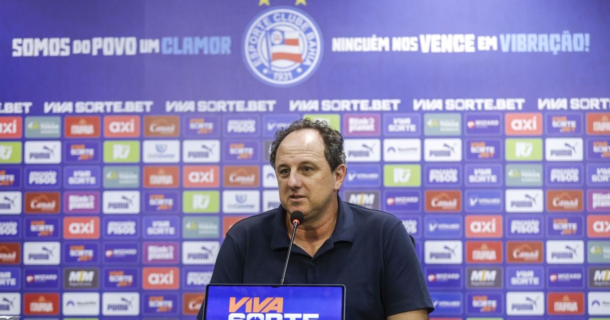 Rogério Ceni rebate Abel Ferreira após reclamações sobre gramado