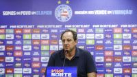 Rogério Ceni rebate Abel Ferreira após reclamações sobre gramado