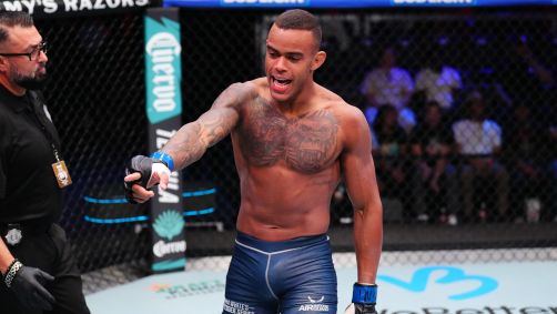 Samuel Sanches durante luta do UFC