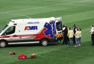 Partida nos Estados Unidos é suspensa após jogadora desmaiar em campo