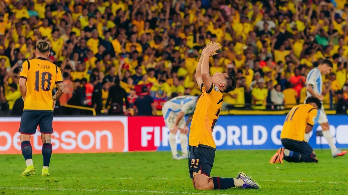 Seleção equatoriana comemora vitória