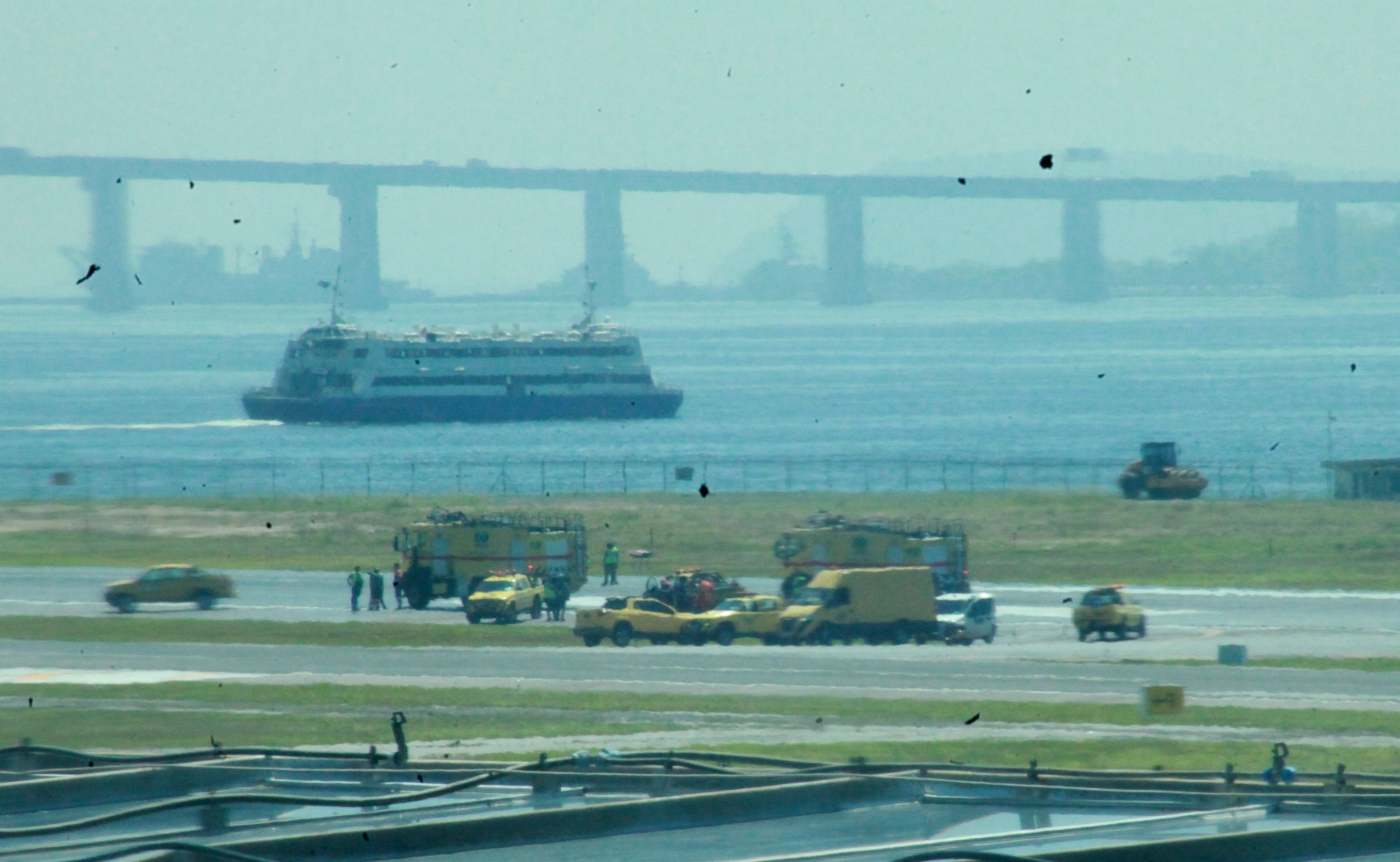 Aeroporto Santos Dumont tem voos cancelados e suspensos por causa de vazamento de óleo em pista