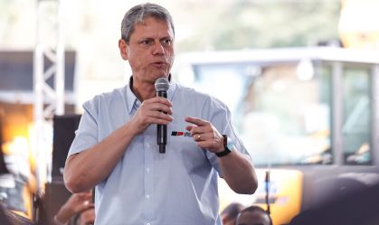 Direita pressiona Tarcísio a decidir sobre candidatura à Presidência