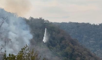 Incêndio em área de vegetação Timburi (SP)