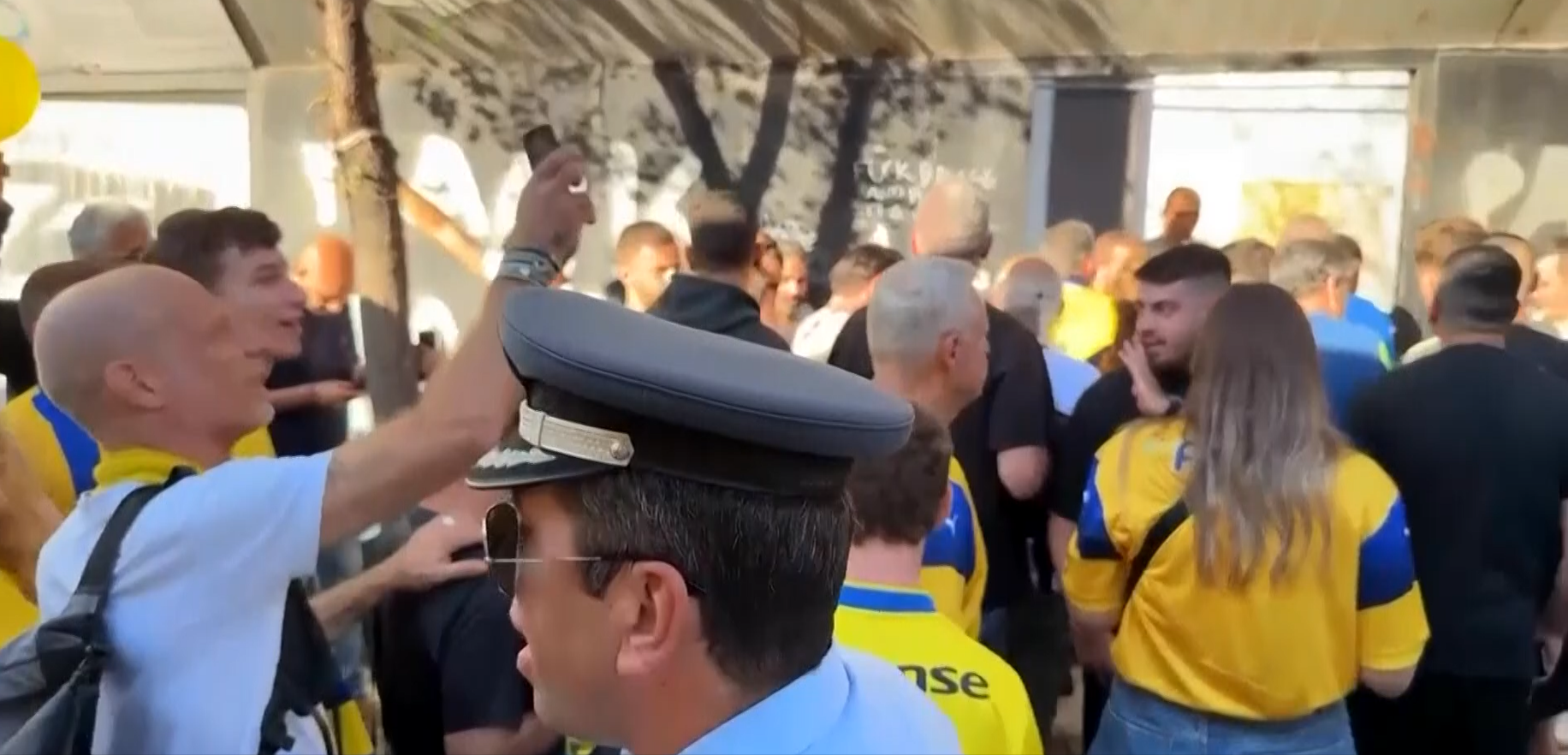 Torcedores protestam contra times de Israel na Liga Europa