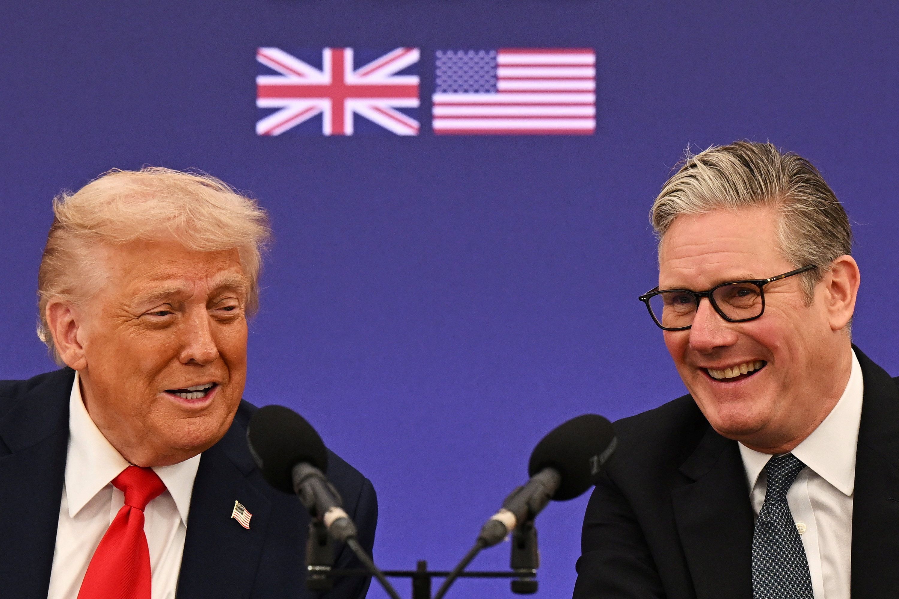 Donald Trump e Keir Starmer em Aylesbury