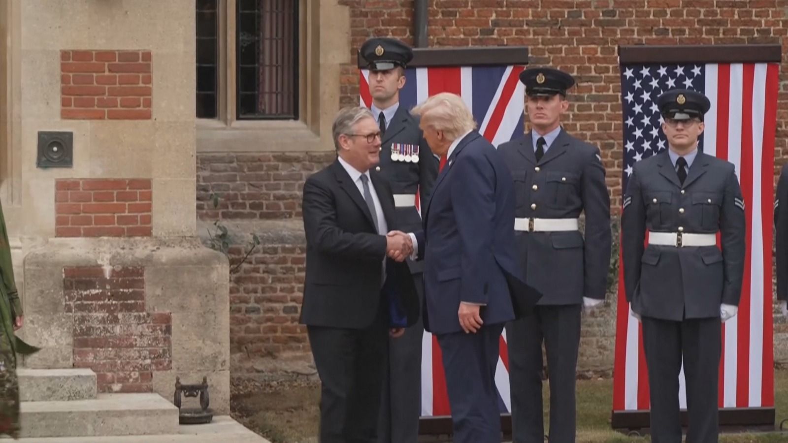 Trump encontra Keir Starmer para reunião bilateral no Reino Unido