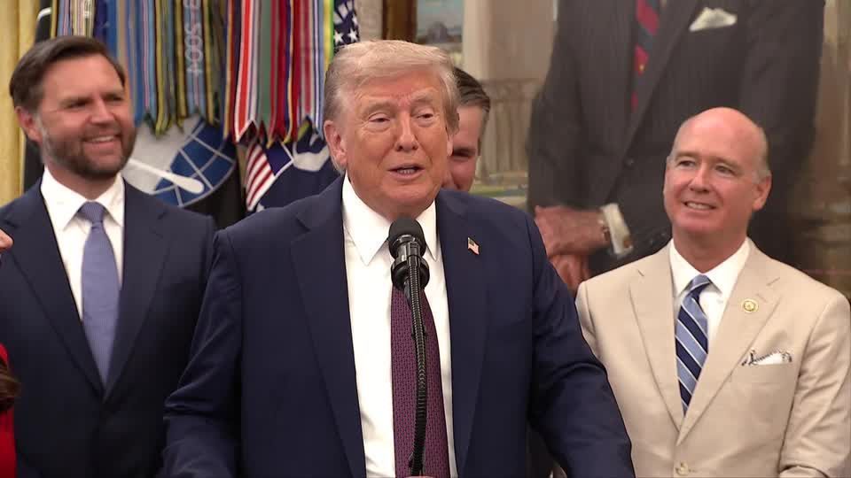 Trump fala sobre boatos sobre sua saúde: "É fake news"