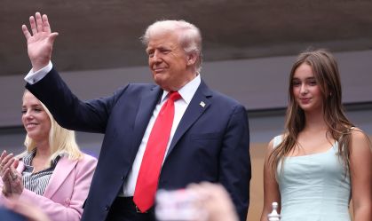 Trump chega ao US Open com aplausos e vaias e provoca atraso por segurança