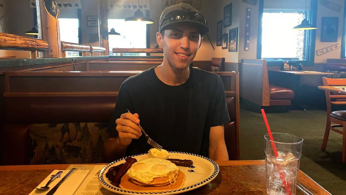 Suspeito de matar Charlie Kirk confessou crime a colega, diz acusação