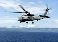 Helicóptero da Marinha dos EUA sobrevoa a 250 km da costa da Venezuela