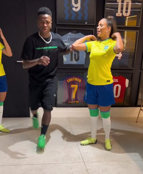 Vini Jr. aprende passos de dança com Gabily • Reprodução / Redes Sociais