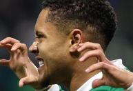 "Vitor Roque vale ouro", atacante do Palmeiras é destaque na Europa