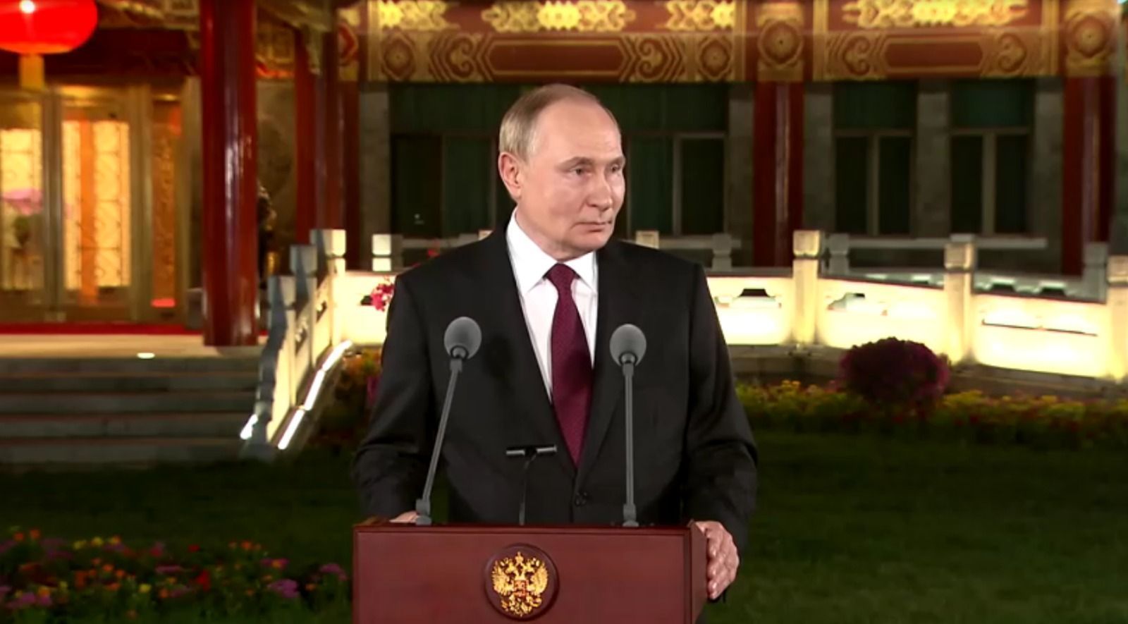 Vladimir Putin em coletiva de imprensa durante visita à China