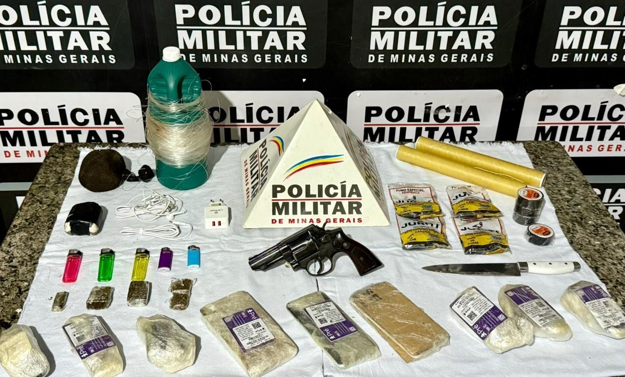 PRESOS LANÇA OBJETOS PENITENCIÁRIA