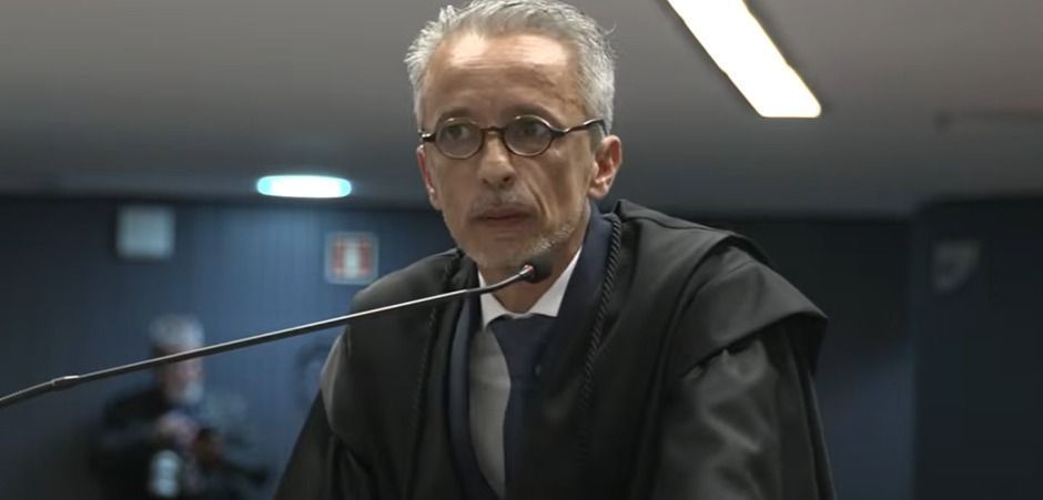Jair Alves Pereira, advogado de Mauro Cid