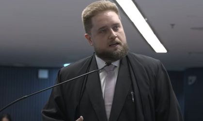 O advogado de Augusto Heleno, Matheus Milanez