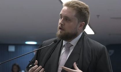 O advogado de Augusto Heleno, Matheus Milanez