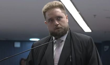 O advogado de Augusto Heleno, Matheus Milanez