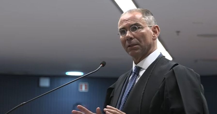 José Luis Oliveira Lima, advogado de Braga Netto