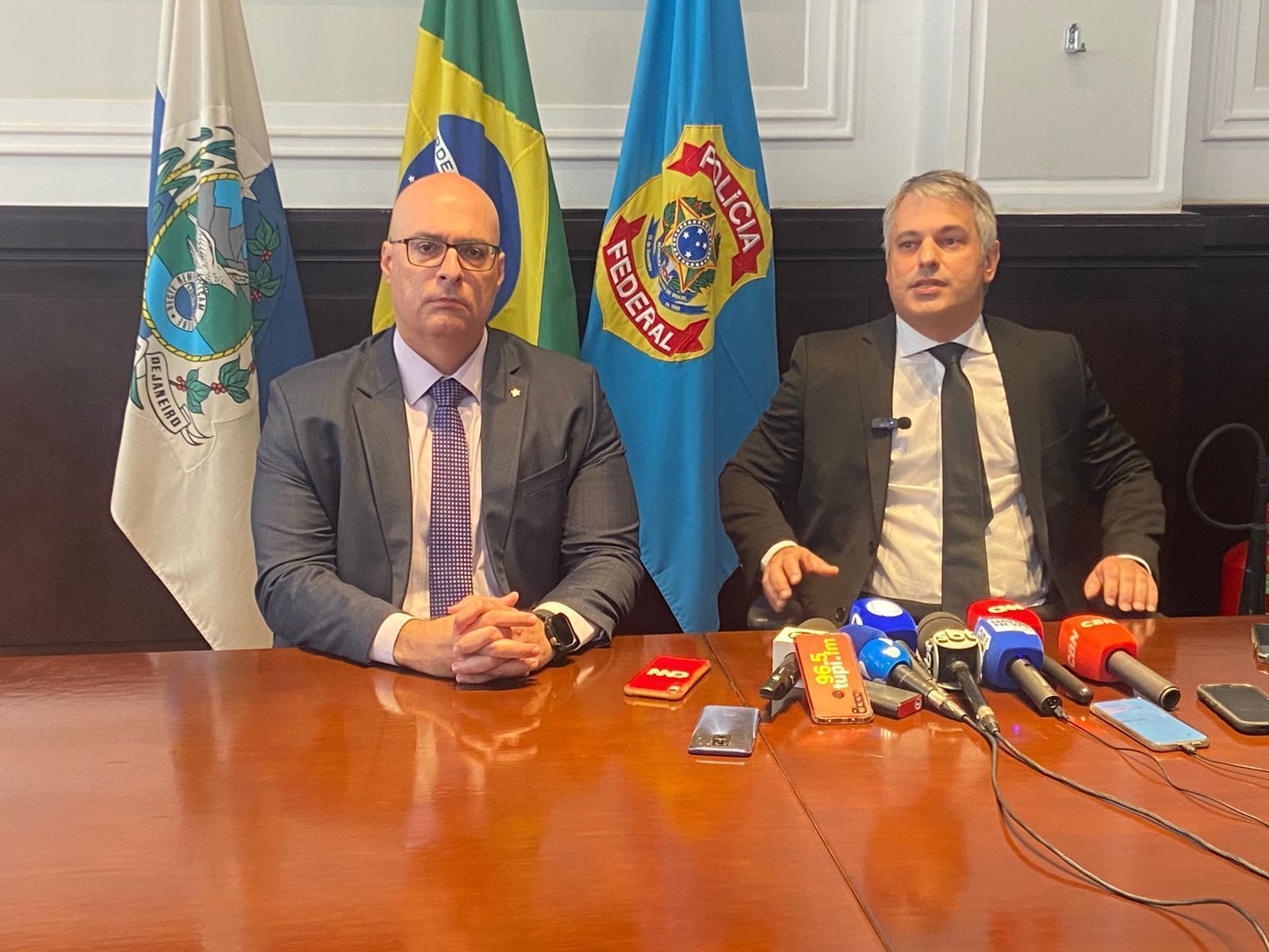 Imagem de destaque do post: Investigações apontam que policiais escoltavam traficantes do CV