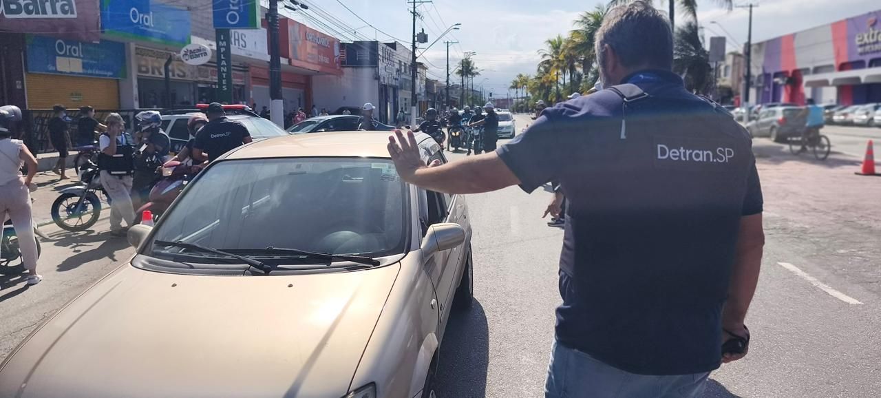 Blitz de bafômetro em SP atinge marca histórica com mais de 100 mil motoristas abordados em agosto