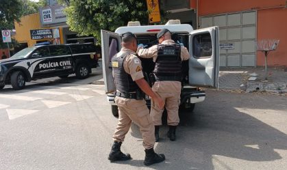 Imagem de destaque do post: Homem é preso após procurar a polícia parar fazer boletim de ocorrência