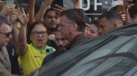 Bolsonaro deixa condomínio pela primeira vez após condenação