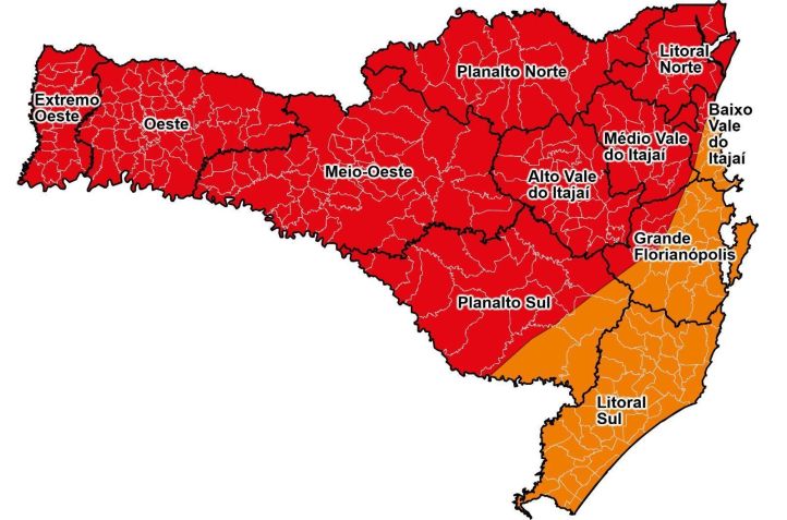 Área em vermelho registra risco de temporal em SC • Reprodução/Defesa Civil