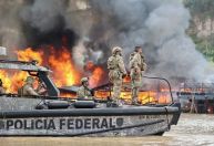 R$ 1 bilhão em prejuízo: PF destrói 277 dragas em garimpos ilegais no AM