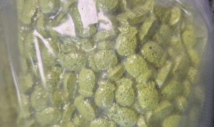 "Ecstasy de abacaxi": homem é preso com drogas no Aeroporto do Galeão