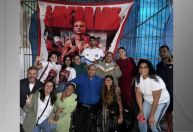 Noiva e família aguardam saída de Oruam de Bangu