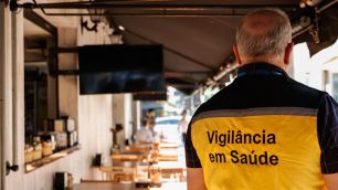 "Tá tudo rodando": veja o relato de jovem após beber gin adulterado com metanol em SP