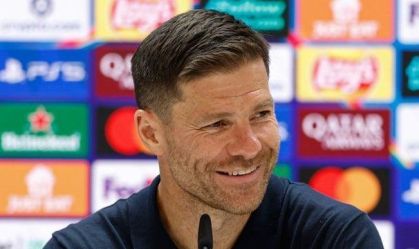 "Haverá momentos para todos", diz Xabi Alonso após deixar Vini Jr no banco