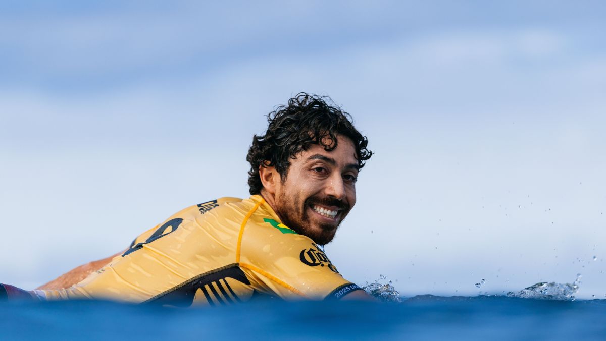 Concurso fotográfico de surfe atrai grande público na Praia de Grumari