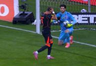 Canal espanhol chama cavadinha de Yuri Alberto de "pior da história"