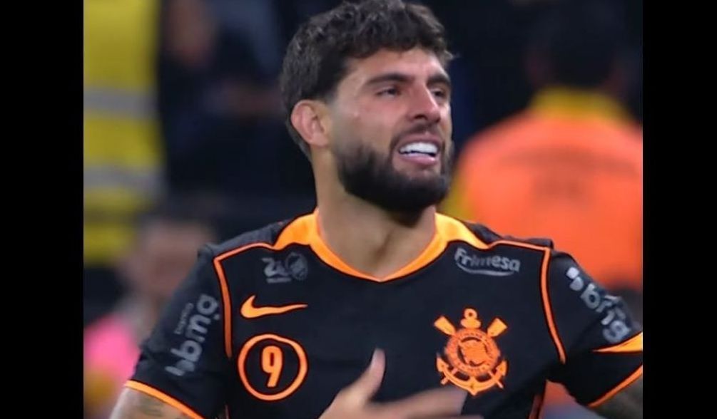 Yuri Alberto deixa o jogo contra o Cruzeiro com dores no quadril