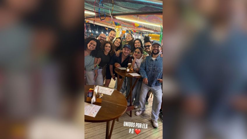 Gominha este presente amigo pessoal da cantora, esteve presente na homenagem • Reprodução/Redes sociais