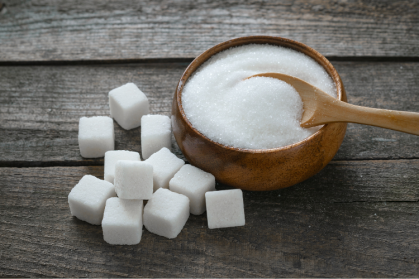 O consumo frequente de açúcar pode sobrecarregar o pâncreas, o fígado e até o coração, aumentando o risco de diabetes e outras doenças.
