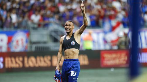 Ademir comemora gol que deu triunfo do Bahia contra o Palmeiras