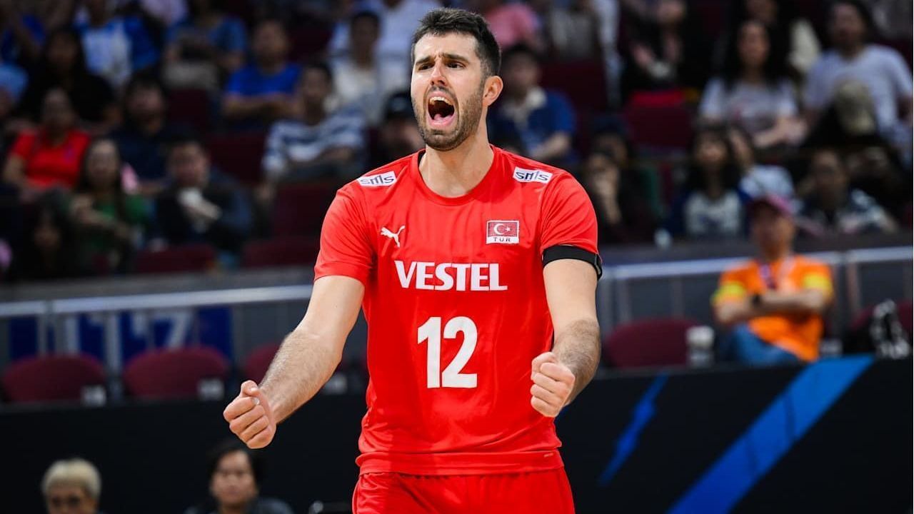 Adis Lagumdzija, destaque da Turquia na vitória contra a Holanda • Foto: Divulgação/ FIVB