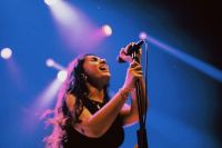Alessia Cara cancela shows no Brasil: "Tristeza e decepção"