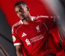 Liverpool prepara estreia de Isak com cautela após valor recorde
