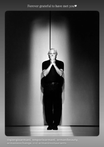 Alice Pagani compartilha foto de Giorgio Armani • Reprodução