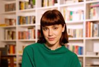 Alice Wegmann crê em relações de longo prazo: "Romântica de carteirinha"