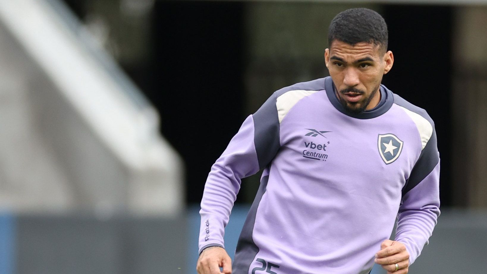 Allan, volante do Botafogo