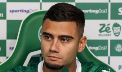 O jogador Andreas Pereira é apresentado como mais novo atleta do Palmeiras
