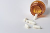 Uso excessivo de antibióticos pode elevar risco de doenças na infância