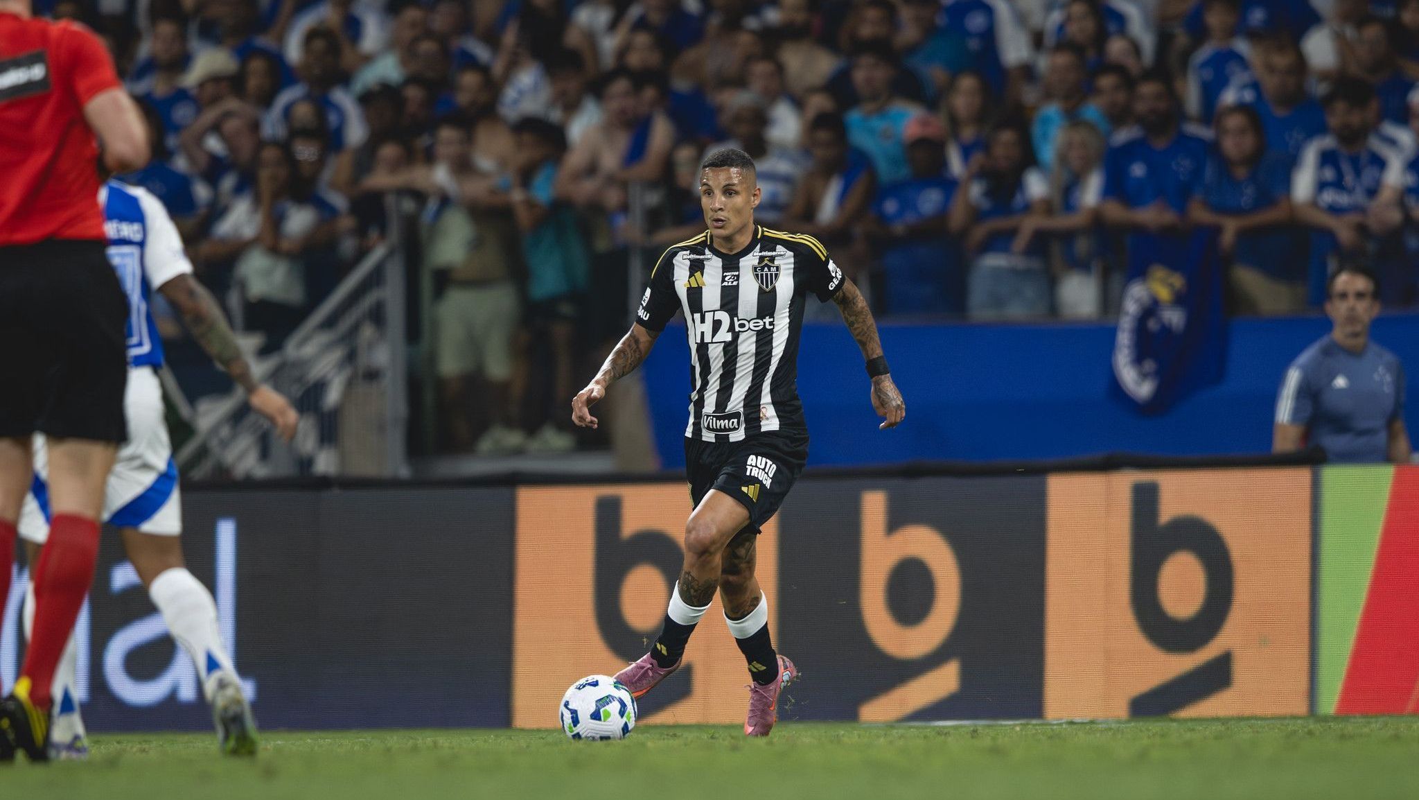Guilherme Arana, do Atlético-MG, em campo pela Copa do Brasil